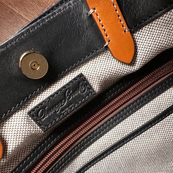 -SOLD-Dooney & Bourke bag in very good used condition - Picture 4 of 7